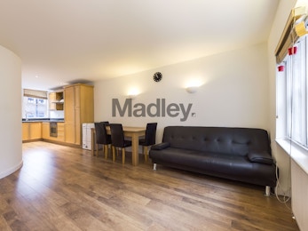 Madley presents the opportunity to acquire a beautiful two bedroom, two bathroom located on one of London's finest residential addresses.